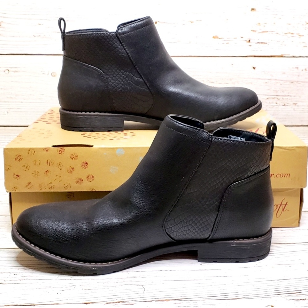 EuroSoft by Softt Women’s Elyse Snakeskin Zip Booties in Black